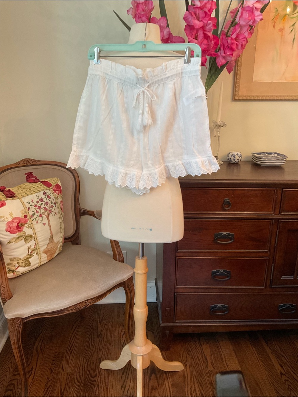 Shabby Chic White Striped Ruffled bottoms